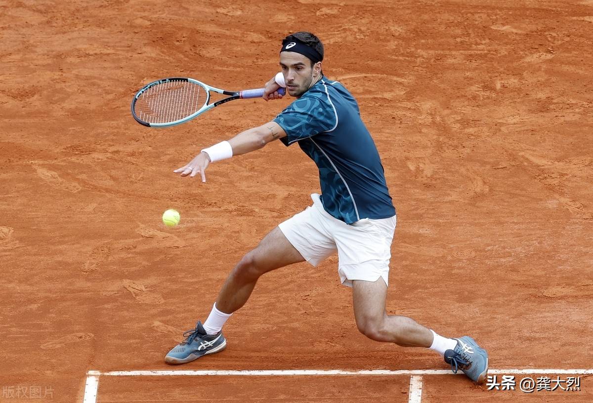 爱游戏官方入口-戴维斯杯鏖战蒙特卡洛大师赛，西西帕斯关键制胜