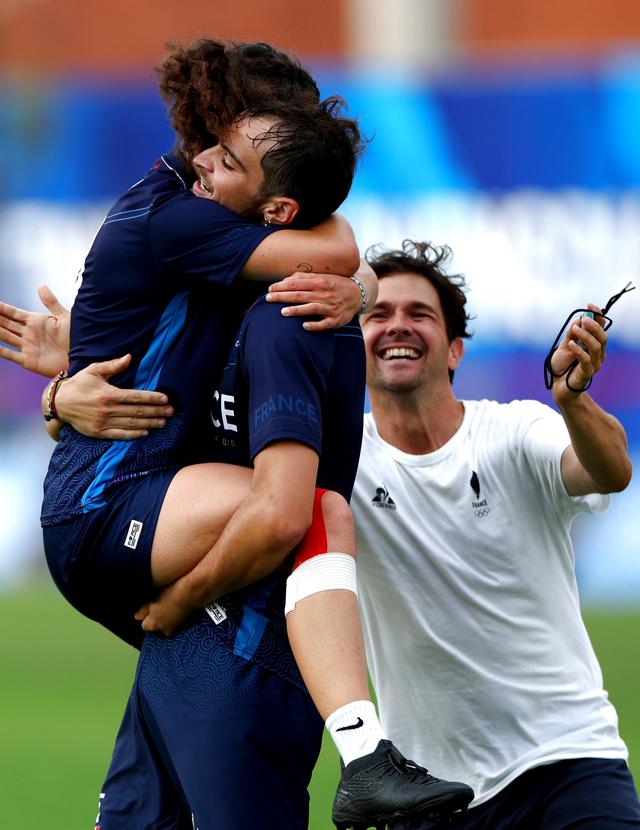 爱游戏在线-法国队力克瑞典队，梁靖崑点燃赛场