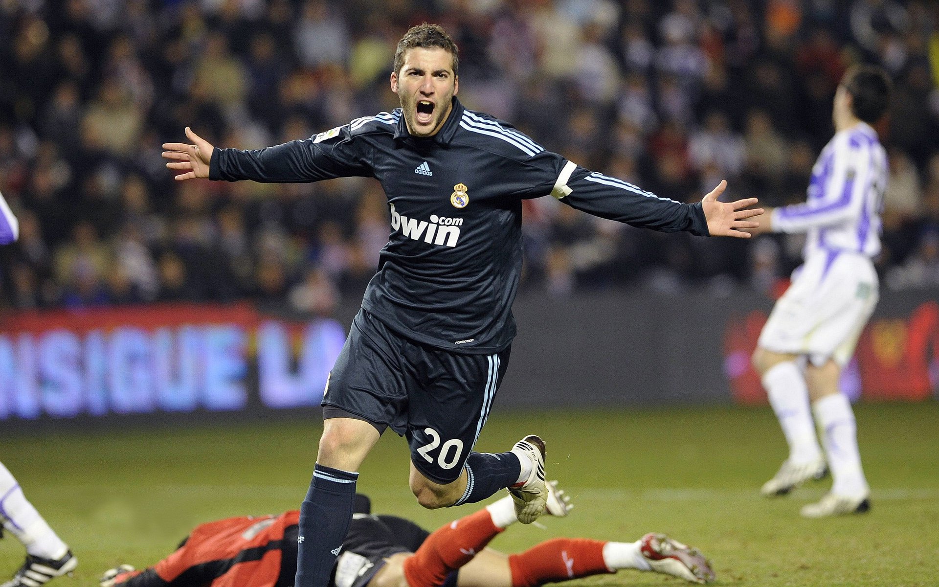 爱游戏官方入口-厄德高存在感拉满，韩国带走卡塔尔，当足球成为文明对话的暗语